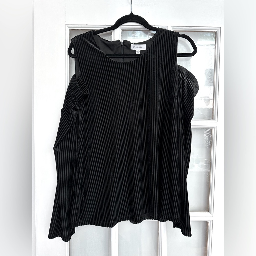 Calvin Klein Black Velvet Stripe Whimsigoth Chic Cold Shoulder Blouse Size XL